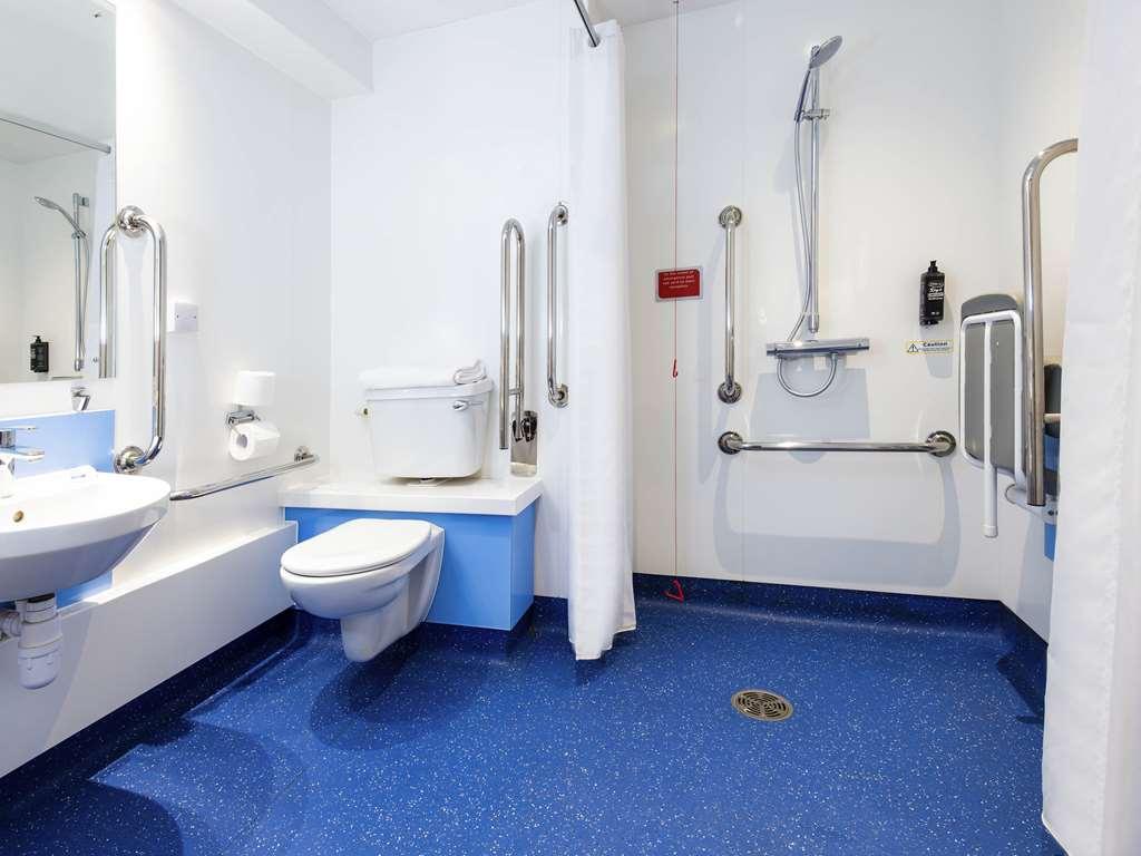 Ibis Budget London Bromley Centre Exterior photo